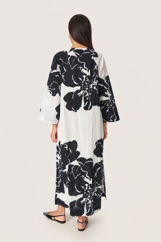 Robe 'Joanne' SOAKED IN LUXURY en blanc