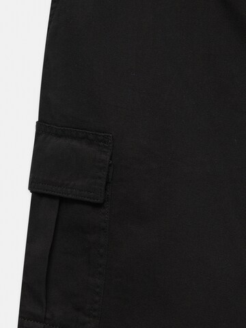 Pull&Bear Regular Cargo trousers in Black