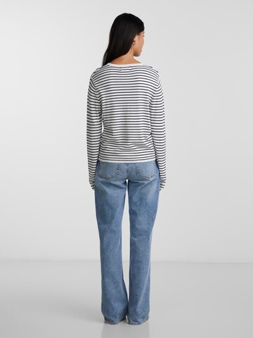 Pullover di PIECES in bianco