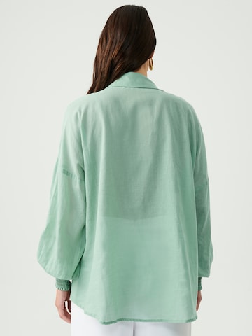 Camicia da donna di BWLDR in verde: dietro