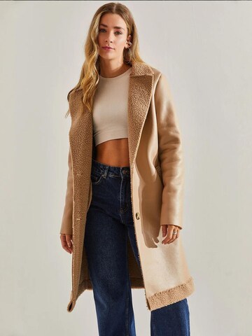 Cappotto invernale di Bianco Lucci in beige