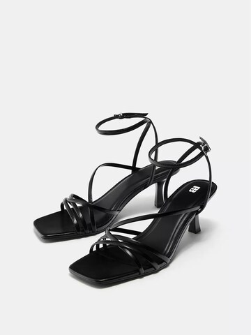 Sandales à lanières Pull&Bear en noir