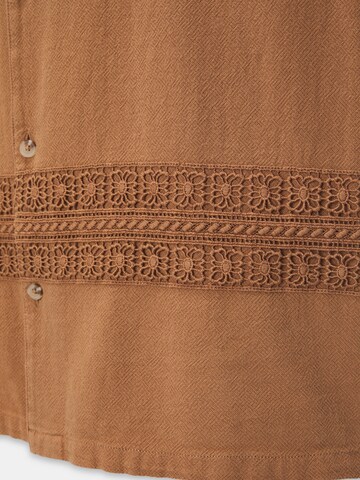 Pull&Bear Regular fit Skjorta i brun