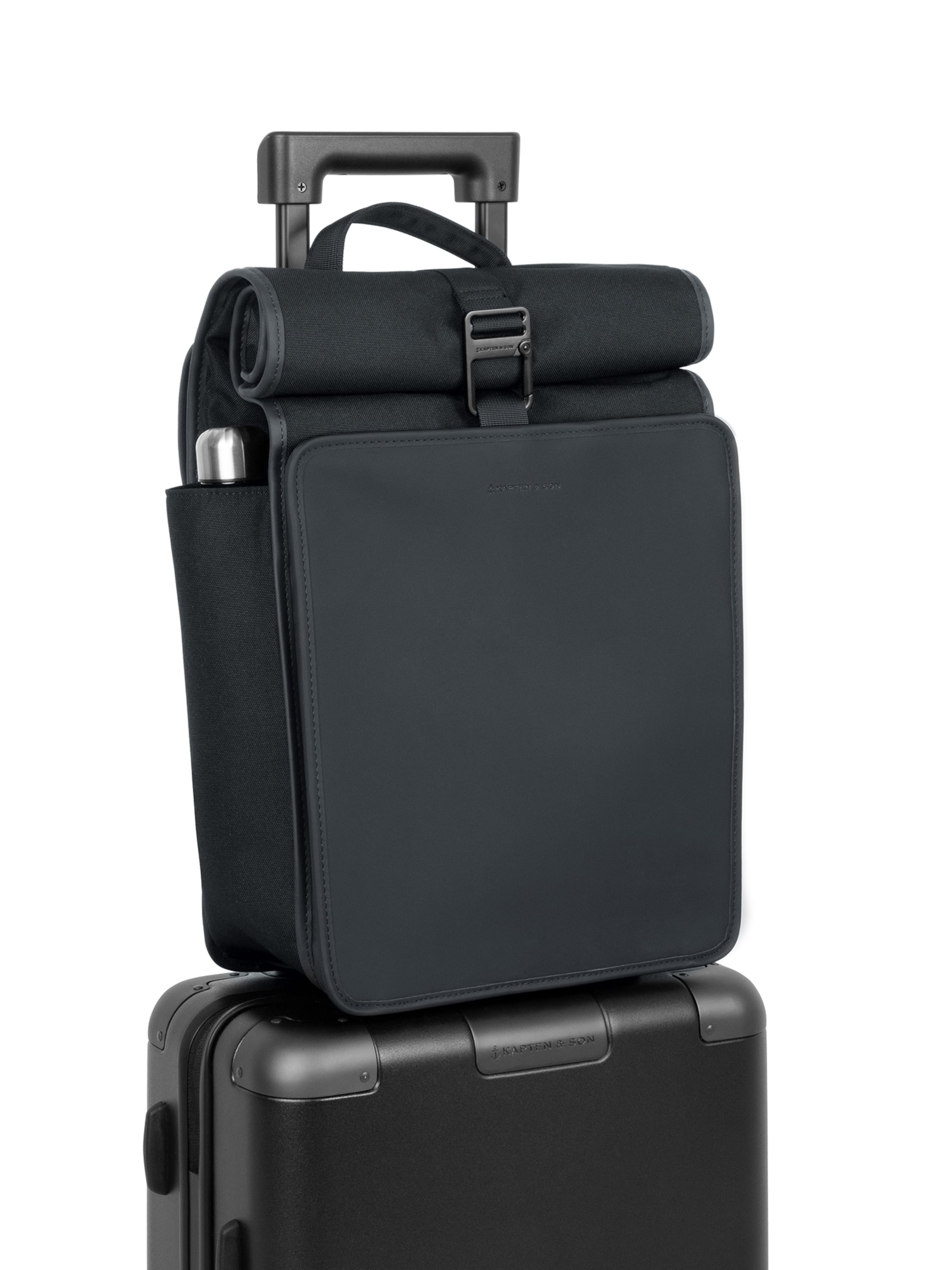 Rucsac 'Lund Pro Midnight Blue' de la Kapten & Son pe albastru