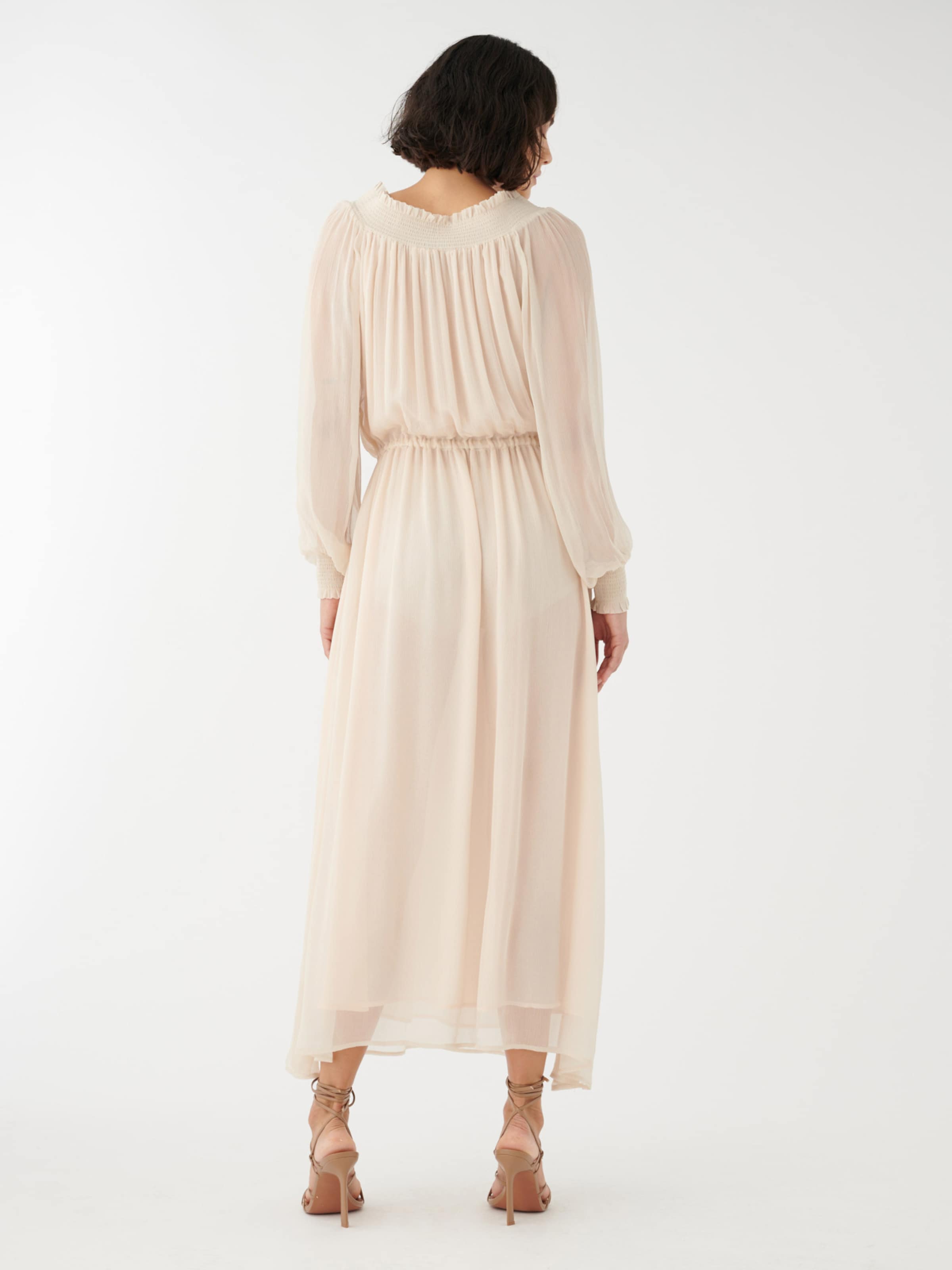 Rochie 'TribelleDEA' de la Dea Kudibal pe alb
