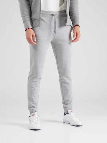 Hackett London Tapered Trousers 'ESSENTIAL' in Grey: front