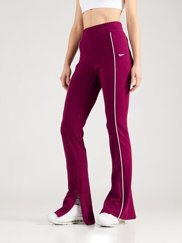 Nike Sportswear Flared Broek in Rood: voorkant