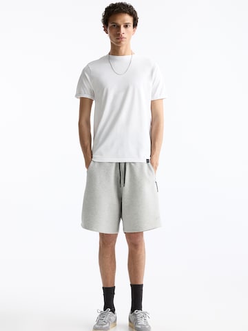 Pull&Bear Loosefit Shorts in Grau