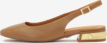 Ballerina di Kazar in marrone: frontale