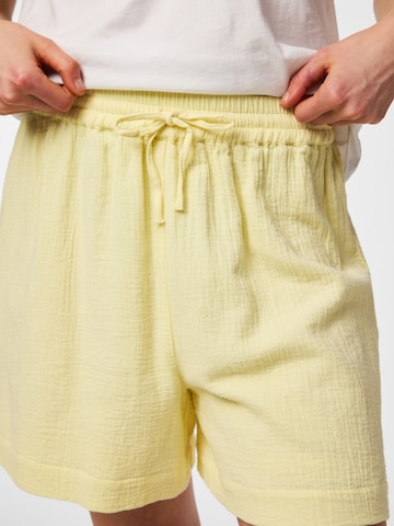 Loosefit Pantalon 'SASTINA' PIECES en jaune