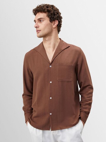 T-Shirt Antioch en marron : devant