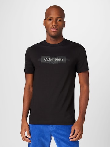 T-Shirt Calvin Klein en noir : devant