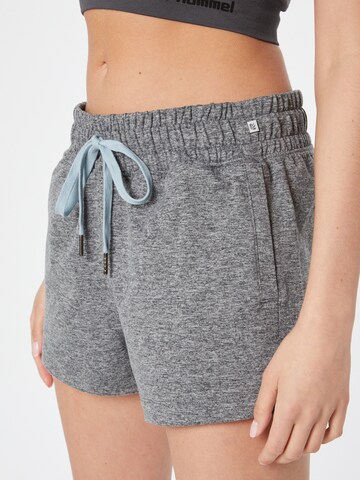 Regular Pantalon de sport Marika en gris