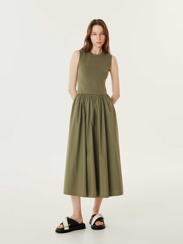 Twist Dress in Green: front