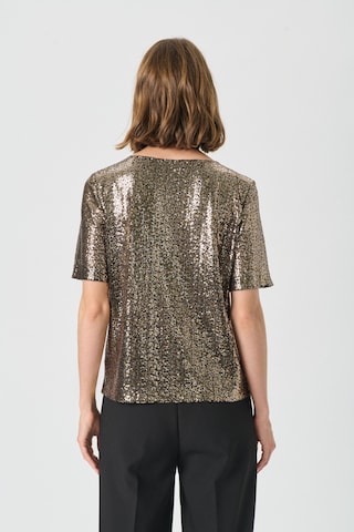 Part Two - Blusa em ouro