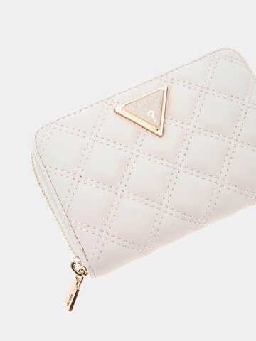 GUESS Wallet 'Giully' in White