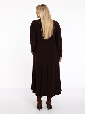 Yoek Kleid in Braun