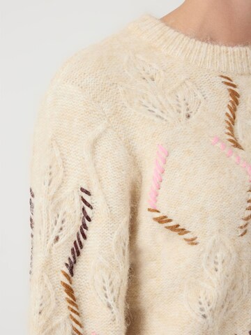 YAS Sweater 'YASGabbi' in Beige