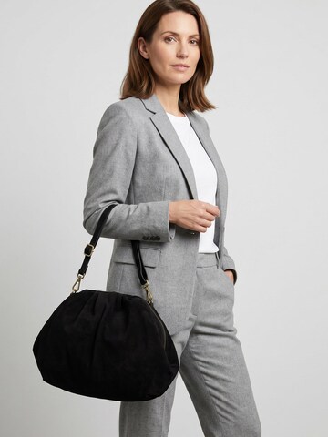 VENEZIA Shoulder Bag in Black: front