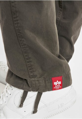 ALPHA INDUSTRIES Regular Hose 'Jet' in Grau