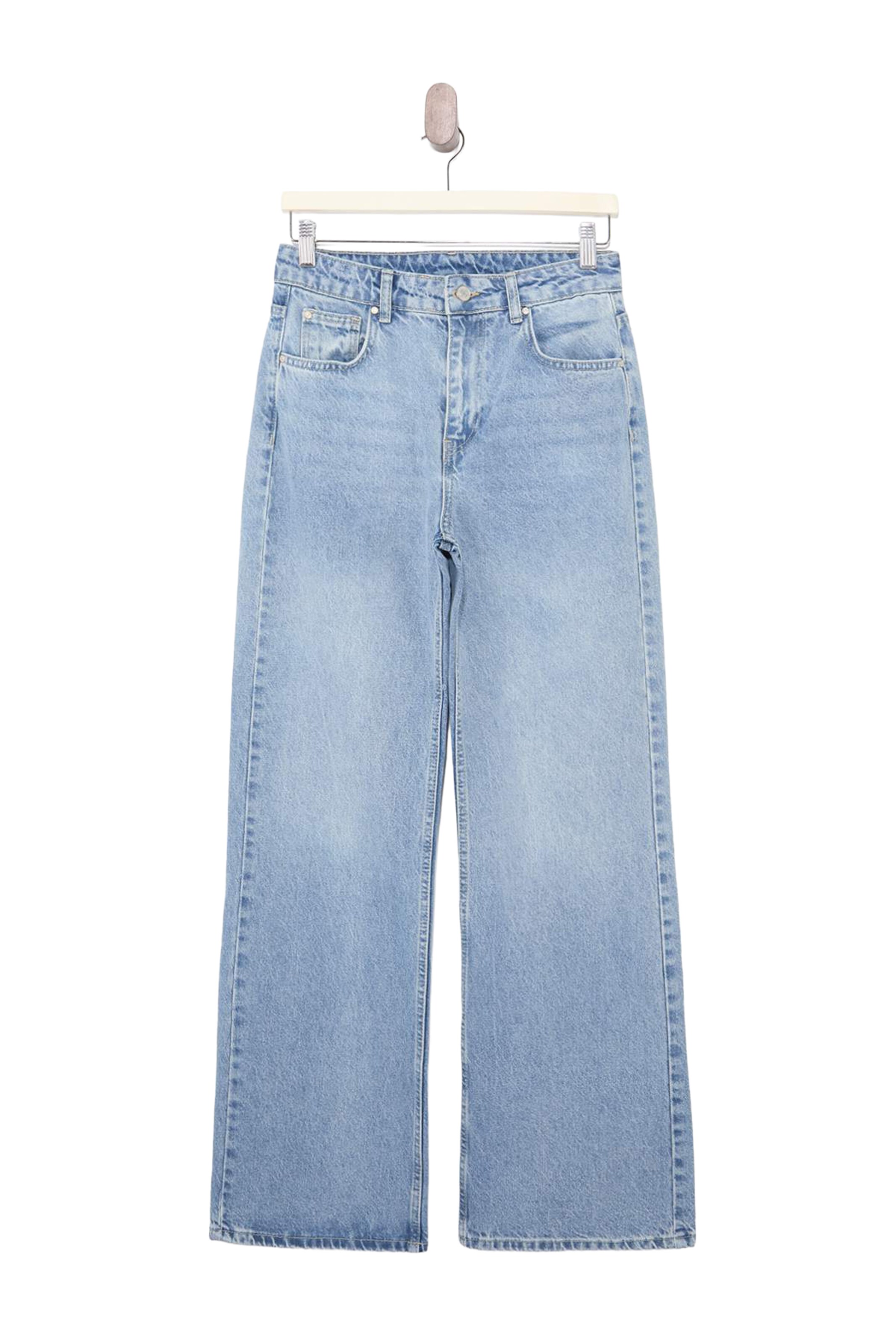 Trendyol Jean en 32 en bleu clair, Vue avec produit