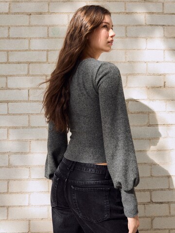 Bershka Sweater in Grey: back