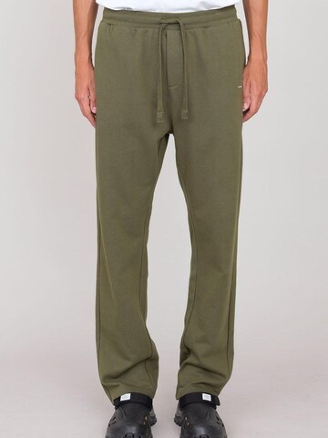 Pantalon 'Joggers Felpati Dritti' OWN Off With Nature en vert : devant
