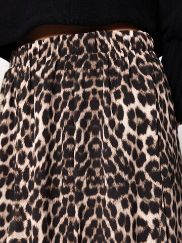 SASSYCLASSY Skirt in Beige