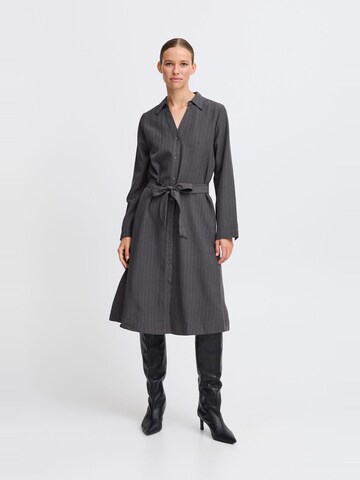 Robe-chemise b.young en gris