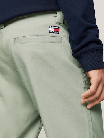 Tommy Jeans Tapered Chino in Groen