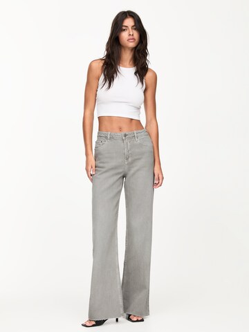 Pull&Bear Flared Jeans in Grijs