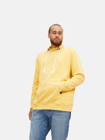 TOM TAILOR Men + Sweatshirt in Yellow