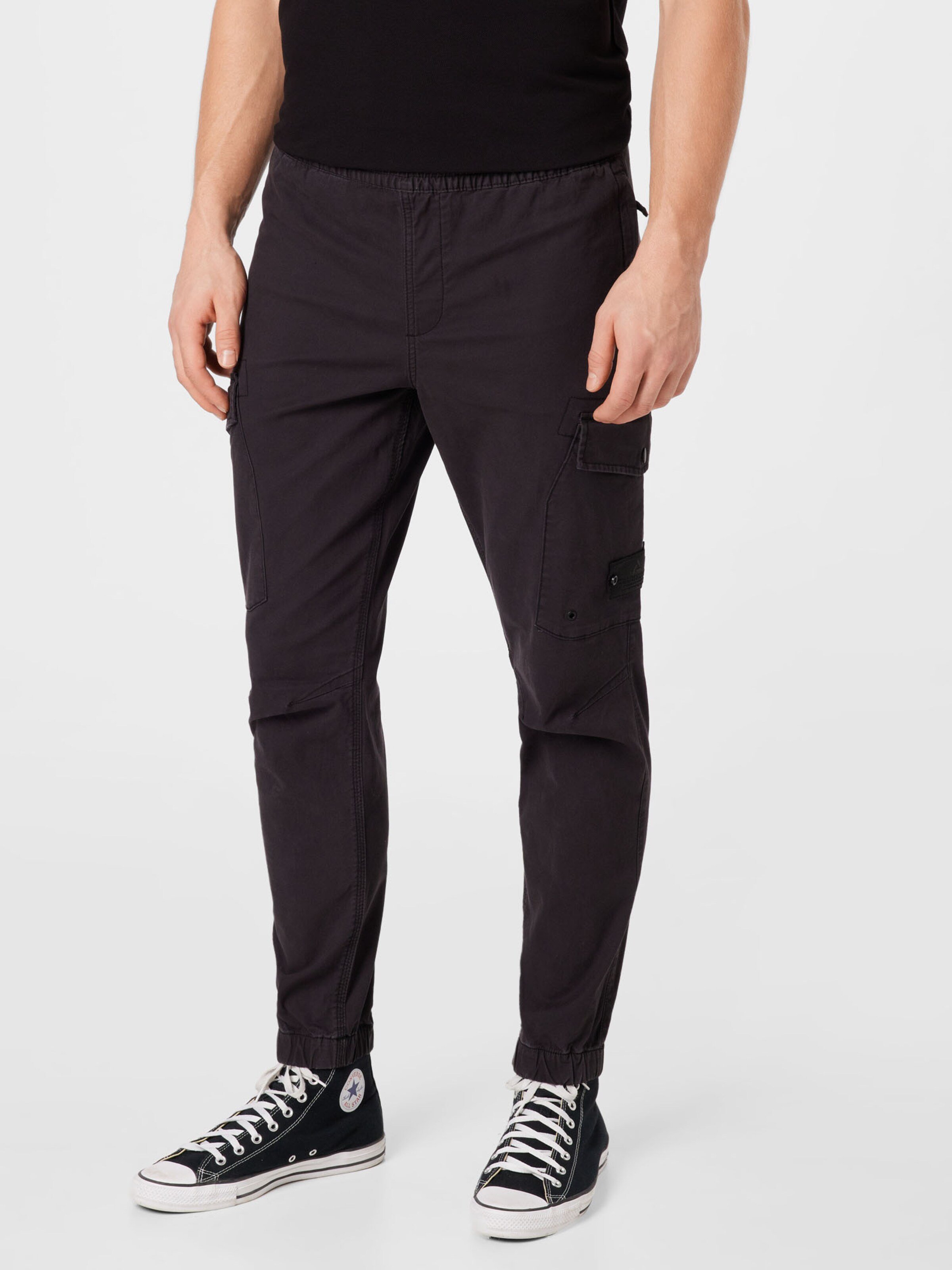 River island tapered outlet cargo trousers in black