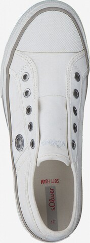 s.Oliver - Sapatilhas slip-on em branco