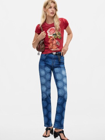 Tricou de la Desigual pe roșu