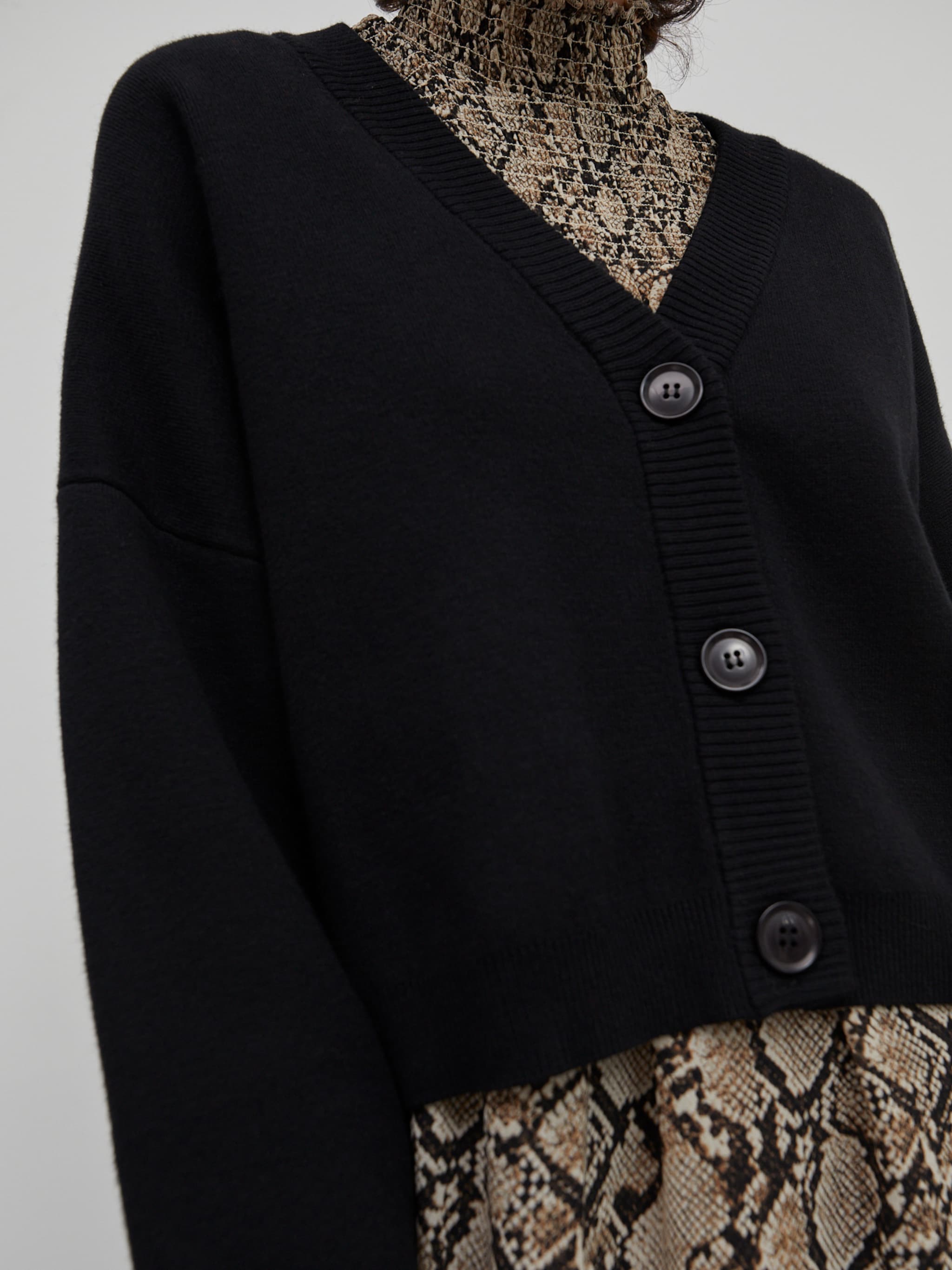 EDITED Produkter Cardigan 'Etta' sort