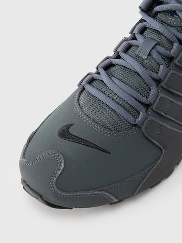 Nike Sportswear Sneakers laag 'Shox NZ' in Grijs