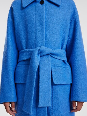 EDITED Between-Seasons Coat 'Una' in Blue