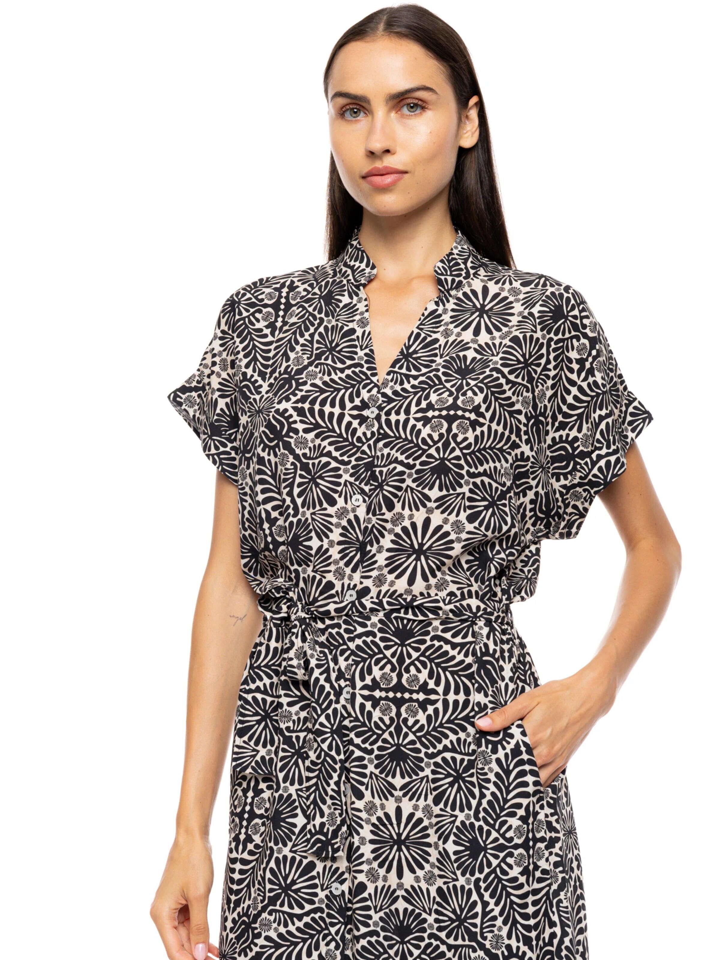 Pink Label Καλοκαιρινό φόρεμα 'BEACHWEAR SAND TROPICAL CAMEO' σε μαύρο