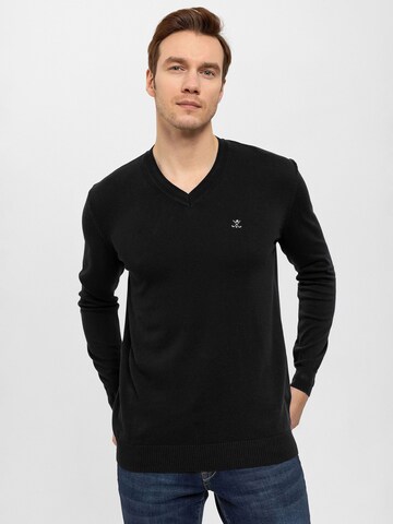 Daniel Hills Sweater in Black: front