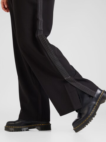 EVOKED - Pierna ancha Pantalón 'VIIVY' en negro