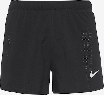 Regular Pantalon de sport 'FAST' NIKE en noir : devant