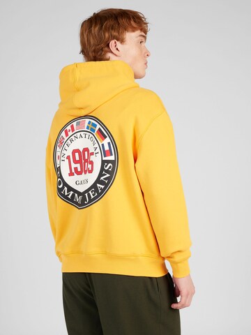 Tommy Jeans Sweatshirt 'ARCHIVE GAMES' in Gelb