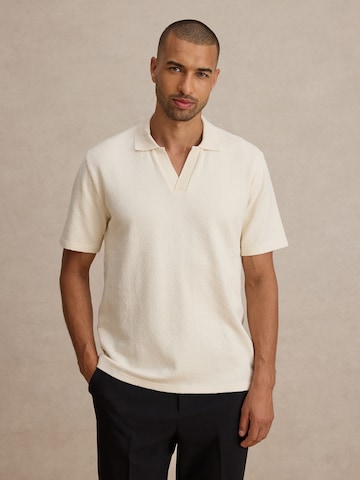 DAN FOX APPAREL Тениска 'Kevin' в бяло: отпред