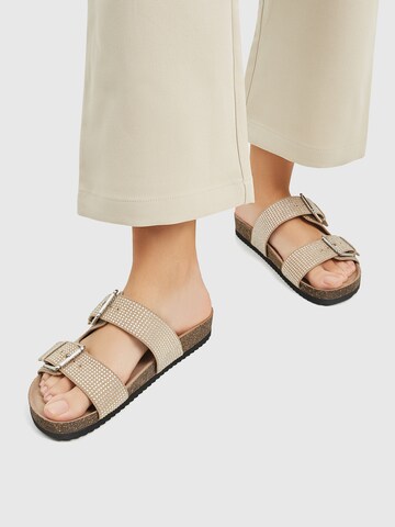 Pull&Bear Pantolette in Beige