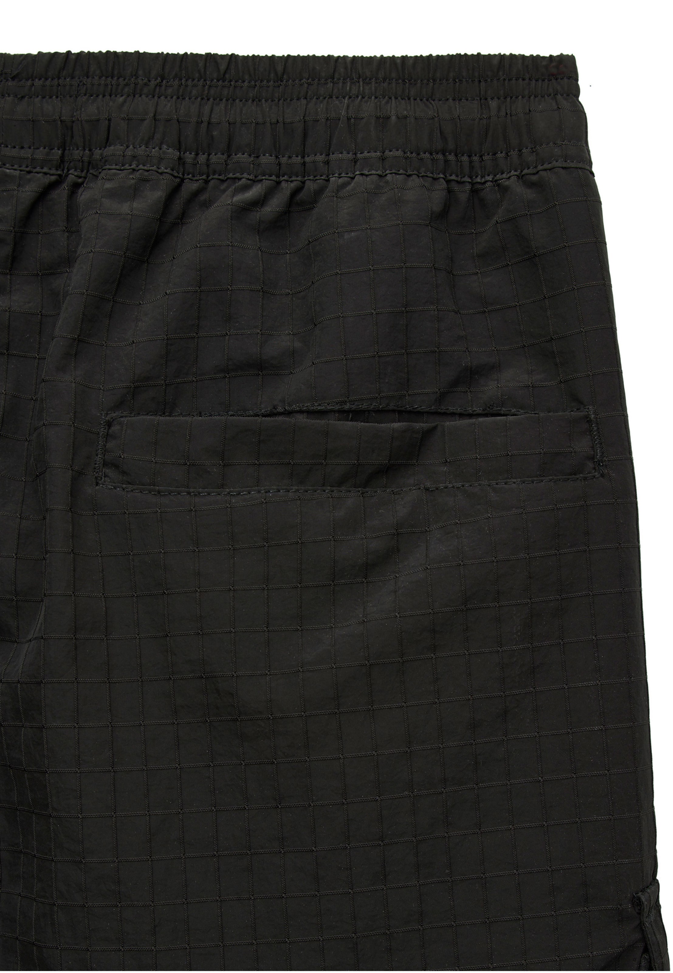 Weekend Offender Regular Shorts in Schwarz