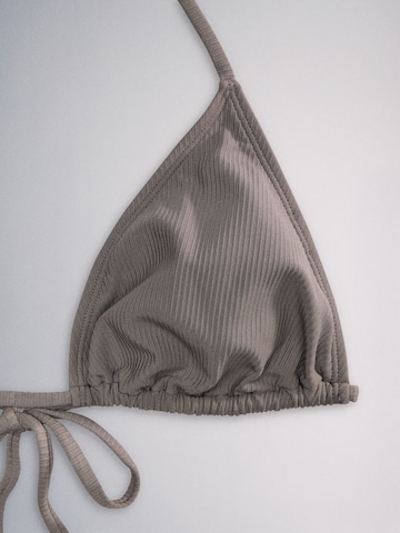 The Set Triangel Bikinitop in Grijs