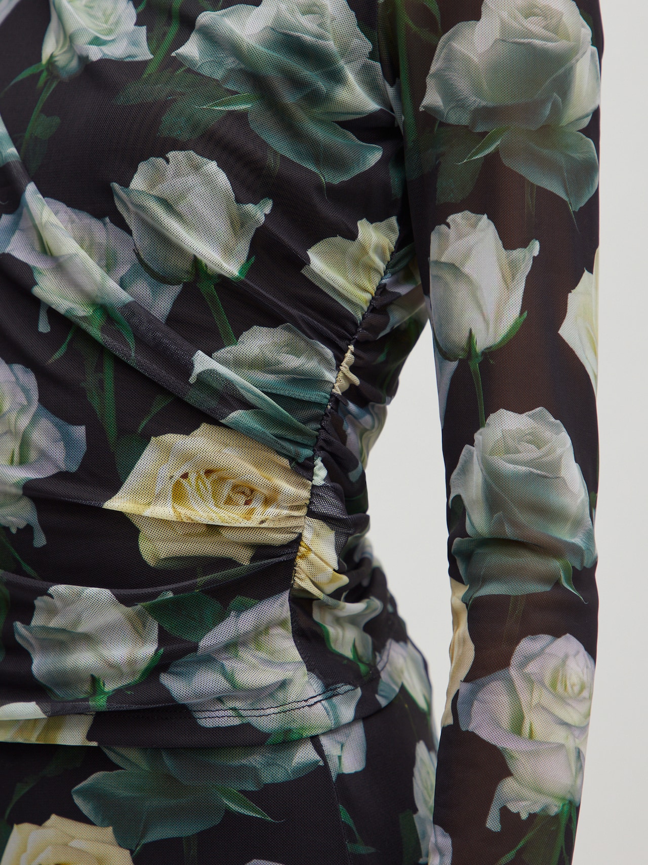 EDITED Camiseta 'Samira' negro