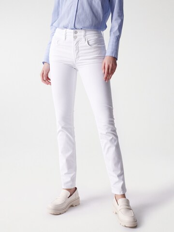 Coupe slim Jean 'Secret' Salsa Jeans en blanc : devant