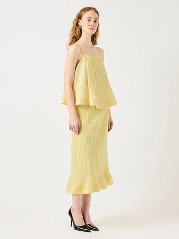 Gonna 'YASRiva' di YAS in giallo
